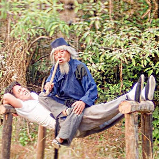 Snake in the Eagle's Shadow (1978) | He maxed out his stamina to become a kung fu master 🐍🥋👊.