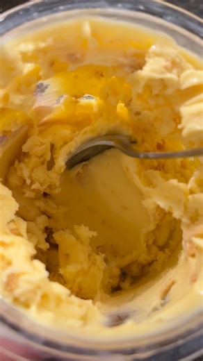 ABIGAIL OKENGE | OCB BIKINI PRO 🌟 on Instagram: "no gate keeping round here!! 🤠 my 🍋 creami recipe!!! - 240ml vanilla Carbmaster milk (could also use vanilla fairlife milk!!) - 1 scoop @jackedfactory Authentic ISO Whey Isolate, vanilla flavor (this protein makes the creami what it is - you HAVE to try it) - 1 tbsp sugar free lemon pudding mix (not pictured in the vid but I use the one from Kroger Mix the above ingredients together (I use a milk frother, but you could also use a blender or sha