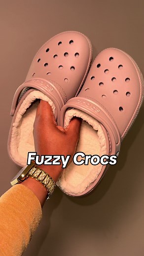 I am OBSESSED with these fuzzy lined crocs!!! I love the mushroom/ bone color 😍 which one is your favorite? @Crocs #crocs #crocsgang #crocs4life #fuzzycrocs #tiktokshop #tiktokshopcybermonday #tiktokshopblackfriday #tiktokshopholidaydeals