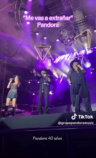 No se ustedes pero esos sombreros les quedan muy bien 😍👌🏻🤠 #pandora cantando uno de los grandes éxitos del disco más pandora que nunca😍 #mevasaextrañar #grupopandora #pandora #viral 📸: reen.rmz_