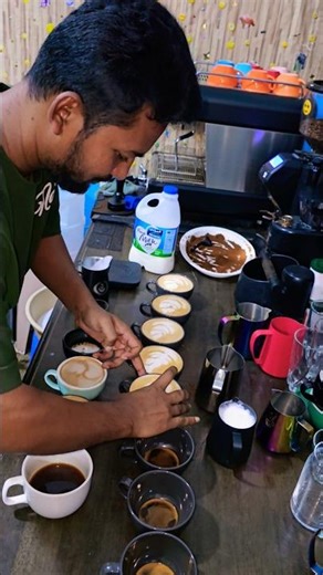 37 Seconds of Latte Art Tutorials: Trainee Enhances Pouring ☕🥛✨#latteart#tutorials #trainee#pouring