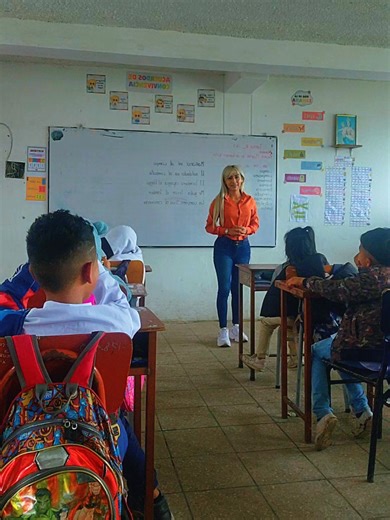 Holi holi primer día con los peques de 4to 🥰 #maestratiktoker #profesora #miss #licenciada @LIZZ