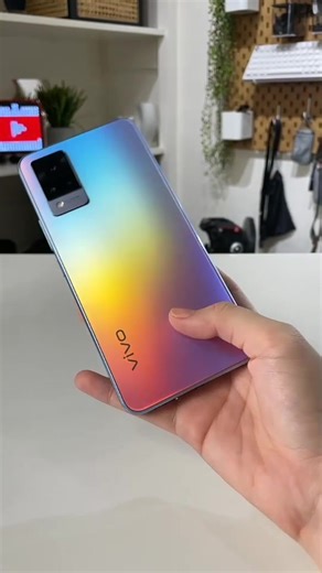 Unboxing the New Vivo V21 5G - Tech Review