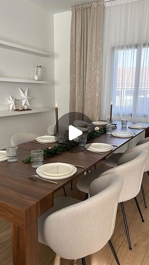 A U N U M E R O 2 2 on Instagram: "TABLE CONSOLE EXTENSIBLE ✨ Aujourd’hui, je vous montre la salle à manger pour la première fois, pour vous présenter ce coup de cœur de chez @mobilifiver_fr ! La console extensible FIRST qui passe de 45cm à 3m05 ! C’est juste ÉNORME. La possibilité d’adapter en fonction de la taille de la pièce et du nombre d’invités grâce à ses 5 rallonges. C’est vraiment ce qu’il nous fallait pour recevoir nos proches à Noël ! On a choisi la couleur noyer qui s’accorde parfait