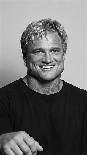 Motivation | Mindset | Business on Instagram: "Tom Platz (born June 26, 1955, in Fort Sill, Oklahoma) is an American professional bodybuilder whose legacy is built on obsession, pain tolerance, and unmatched work ethic. Known as The Golden Eagle, Platz refused average standards — training with intensity most couldn’t endure and pushing past limits others avoided. Renowned for developing the most iconic legs in bodybuilding history, his approach proved that results don’t come from balance or comf