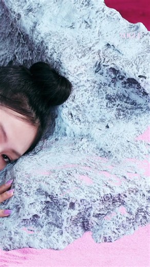 Vogue Japanの7月号のカバーガールは誰？ - Meet our cover star!