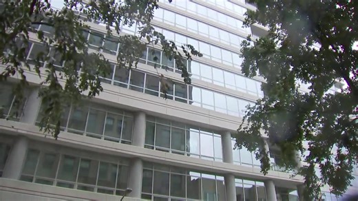 LIVE | Large emergency response in 800-block of South Financial Place | More at abc7chicago.com | ABC 7 Chicago