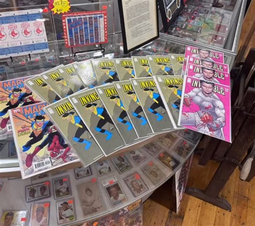 Found a few more copies 🔥🔥🔥 I am feeling… dare I say it… INVINCIBLE!! #new #collection #comicbooks #igcomicfamily #igcomics #comics #igcomicbookfamily #comiccon #instagood #oldschool #comiccollector #keys #firstappearance #invincible #robertkirkman #imagecomics | Little Giant Comics