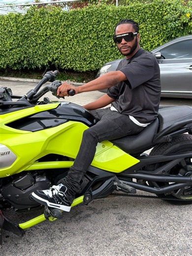 From di Grung 🇯🇲 to Boston 🇺🇸! Feb 7 at Big Night Live! If I leave now, how long will it take to get there? 😎 Champagne Tour? 🤫 | Dexta Daps