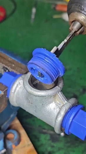 how to remove broken threads on PVC pipes #shortvideo