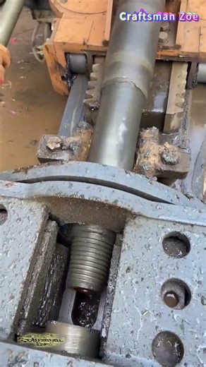 Mining Drill Pipe Auto Coupling & Tightening! Smart Robot Does It in Seconds
