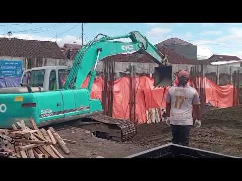 Excavator PC 200 angkat Kuda Stamping
