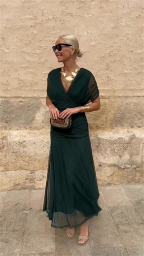 Want a dress that turns moments into magic—without tight, scratchy fabrics? Meet the Elegant V-neck Fantasy Party Maxi Dress. Soft pleating sculpts, the full skirt floats, and the twilight-inspired palette catches every eye. Look gala-ready in seconds and stay comfortable all night. ✨ Feel enchanted — captivating, soft-gradient palette — feature: dreamy blended tones. 💃 Glide effortlessly — fluid sleeves & ankle-skimming skirt — feature: flowing, movement-friendly cut. 📸 Flatter every photo — 