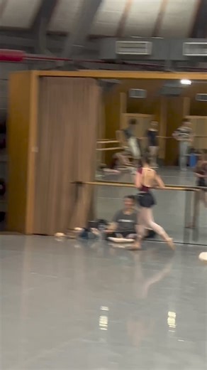 OMG! Luciana Sagiorol 😱 Vous étes un vrai talent brésilien! 🇧🇷🇫🇷 Ballet de l'Opéra National de Paris | Núcleo de Dança Carolina Cox