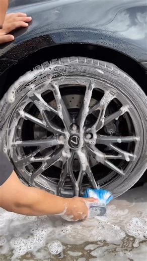 Achieve the ultimate clean on all wheel types with Sticky Citrus Wheel Cleaner Gel!🍊💪 Sticky Citrus clings to wheels and vertical surfaces, suspending road grime, brake dust, oil, and dirt and then lifting it off the wheel safely and gently. Spray Sticky Citrus over filthy wheel parts, and watch as it sticks to the filthiest surfaces for a deeper clean using less product! Visit our website or visit your local @detailgarage and pick up yours today! | Chemical Guys