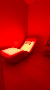 Yes — our red light therapy bed costs $50,000 ✨ And the science behind it is exactly why. It’s an FDA-approved, medical-grade device that delivers precise red and near-infrared wavelengths deep into your cells, supporting mitochondrial function — the part of the cell that produces energy (ATP) 🔬✨ Only the best for our clients. This technology helps your body: • 🔥 Reduce inflammation • 💓 Improve circulation oxygen flow • ⚡ Speed up recovery repair • 💆‍♀️ Lower pain muscle tension • 😴 Support