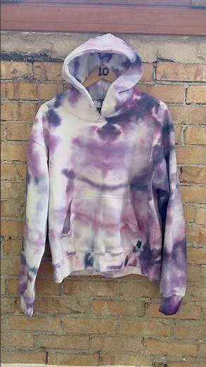 The best way to diy a white hoodie! 🎨 #tiedyefashion #icedye #tiedye #tiedyetechniques