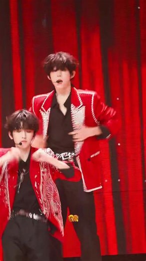 陈奕恒 𝐅𝐨𝐜𝐮𝐬闭嘴跳舞 Shut up and D-A-N-C-E💜 烧舞完全是Jonathan的统治区🥵#陈奕恒 #荣耀之战 #直拍 #舞台 #欧巴,陈奕恒环视舞台全是他的兵- 抖音