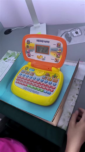 Mój mały laptop gra edukacyjna dla dzieci za silna na baterie (w zestawie ) cena : 39 zł kod : dom 6156 🌹Wysyłka 18 zł przelew na konto 22 zł za pobraniem Aby zamówić wpisz kod produktu, jeżeli interesuje cię więcej niż 1 sztuka dopisz 2 (przykład: dom 101 6) !! Nie zapomni się do nas odezwać i potwierdzić swój koszyk, od razu po złożenia zamówienia.🙃 Po otwarciu koszyka, możesz dobierać produkty przez 7 dni, po każdym zamówieniu potwierdzasz koszyk. Nieopłacone zamówienie będzie się wiązało z