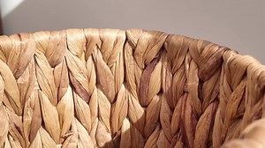 StorageWorks Wicker Waste Basket, Small Trash Can for Bathroom, Water Hyacinth Trash Basket for Office, Wicker Garbage Can for Bedroom, Round, 1 Pack