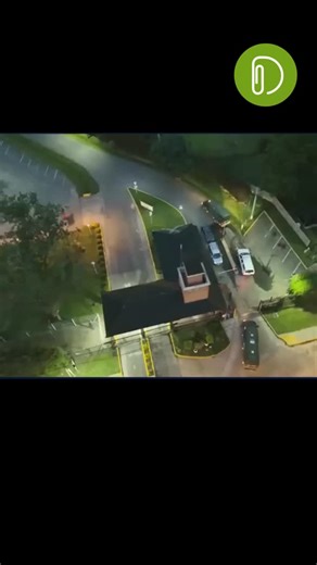 datasa on Instagram: "La Justicia avanzó contra la organización detrás de las apuestas online ilegales. Roberto Javier Zuco, de 54 años, fue procesado con prisión preventiva y se le dictó un embargo de $7.000 millones sobre sus bienes. La medida fue dispuesta por el juez federal de Morón, Jorge Rodríguez, en una causa que investiga la organización y explotación ilegal del juego online. El fallo marca un fuerte precedente contra este tipo de estructuras clandestinas ¿que opnas vos?"