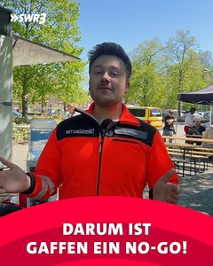 Gaffen geht gar nicht! 😤 Rettungssanitäter Marcel Wilhelm hat in seinem Job immer wieder mit ihnen zutun – in der ARD-Serie „Die Notärztin“ ist er selbst mal in die Rolle eines Gaffers geschlüpft. „Die Notärztin“ seht ihr immer dienstags um 20:15 Uhr im Ersten und jederzeit in der ARD Mediathek & Das Erste 👉 Schaut doch mal rein! | SWR3