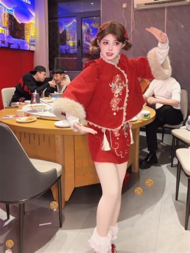 过年回家被抓起来表演才艺，吃口趣多多压压惊#新年马上趣多多#吃豆得逗新年马上趣多多#趣多多豆多多快乐多多 This is not a paid advertisement for this site and is re-posted for entertainment purposes only. This is a fan-made TikTok site. I am not Barbin.ili. Official Barbin.ili social-media accounts at linktr.ee/barbin.ili #dancing #Barbinili #Barbinili芭比