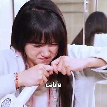 Cuando revisé las cámaras de seguridad de la casa, descubrí a un hombre extraño escondiéndose en mi