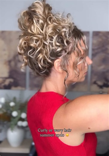 Summer Curly Updo Ideas for Natural Curls