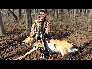 LAST CHANCE Crossbow Hunt! (Late Season Deer Hunting in Michigan!)