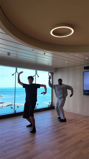 Sade's Jazz-Inspired Dance Choreography