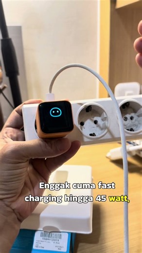 Anker Nano 45W Smart Display | Original Fast USB-C PD Charger for iPhone, Samsung, iPad, and MacBook