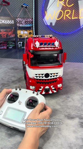 Light system on the Lesu 8x8 full metal Mercedes-Benz truck