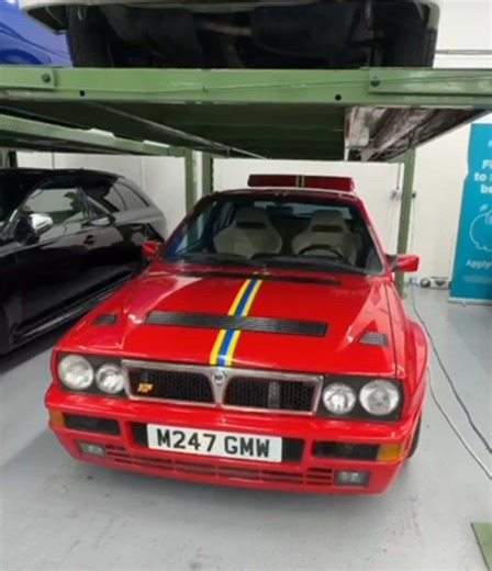 A quick walk around WR cars on our buying journey 👀 showroom goals! Which is your favourite? #Motorea #Cars #CarShowroom #Bradford