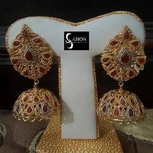 for price n order come to inbox or call us on 00923227525011 u may whats app n viber us on same number our skype id is fasion.graduation our email is fasiongraduation@yahoo.com #kundan #jewellery #goldplatted #jewelleryinspiration #jewelryblogger #jewelleryblogger #weddingjewellery #weddingideas #weddinghair #pakistanifashion #tbcw16 #bcw2016 #jewelry #mendhi #mehendi #sangeet #designer #bridaljewelry #bridaljewellery #bridaljewelleryuk #mathapatti #headpiece #followme #pakistanijewellery #pakis