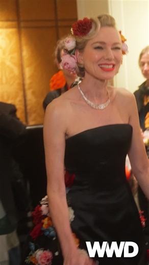 Naomi Watts breaks down her #dior #metgala look | naomi watts