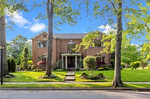 33 Snapdragon Ln, Roslyn Heights, NY 11577 - MLS 864035 - Coldwell Banker