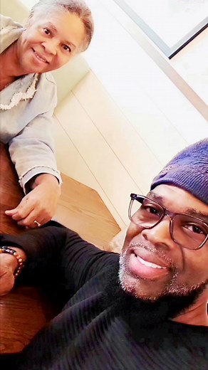 [This one here!!!] My Sis just popped in on me. Made my day!!! ~"JW" @highlight Stephanie Griddine-Archer | Jimmy Archer