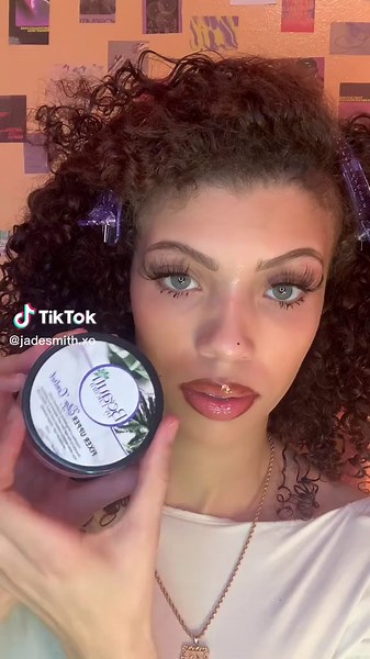 A EASY WAY TO SPRUCE UP YOUR TOP KNOT BUN 😍 USING @beautibylacara edge control and curling custard❤️THE HOLD IS AMAZING! • • #buntutorial #curlyhairtutorial #curlyhairtutorial #curlyhairstyles #schoolhairstyle #fyp