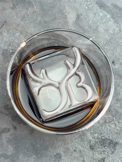 Custom Ice Trays for Your Brand: Innovative Barware