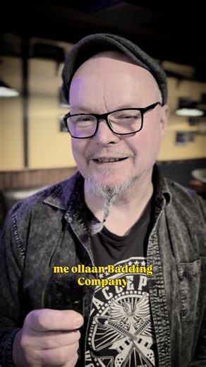 Badding Company soittaa nimensä mukaisesti Rauli Badding Somerjoen tunnetuksi tekemää musiikkia. Vaikka projekti on suhteellisen uusi, on soittokilometrejä bändillä takana jo vuosikymmeniä! 🎶 🎤 Pekka Myllykangas - laulu 🎸 Jarmo Koivisto - kitara 🎹 Timo Ojala - koskettimet 🎸 Jukka Pahkasalo - basso 🥁 Mika Kangas - rummut Keikkatiedustelut: jukka.pahkasalo@hotmail.com / p. 040 557 4665 pekka.myllykangas@hotmail.com / p. 040 5755 171 #livemusaa #badding #orkesteri #bändi #pohjoispohjanmaa | B
