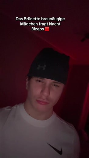 Bicep Flexing Techniques for Stronger Arms