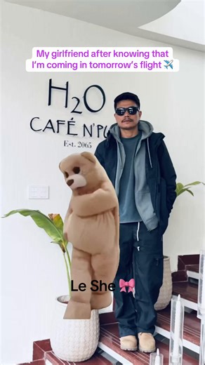 Girlfriend's Excitement: Coming Home Flight