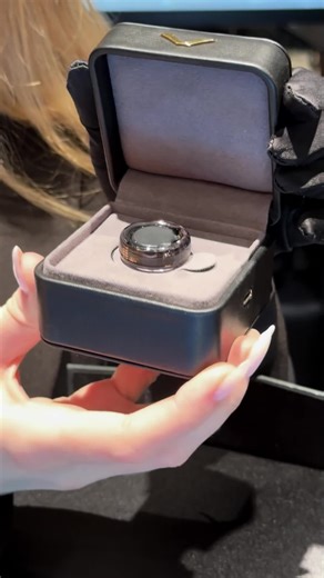 Discover the Vertu AI Meta Ring: Luxury Meets Intelligence