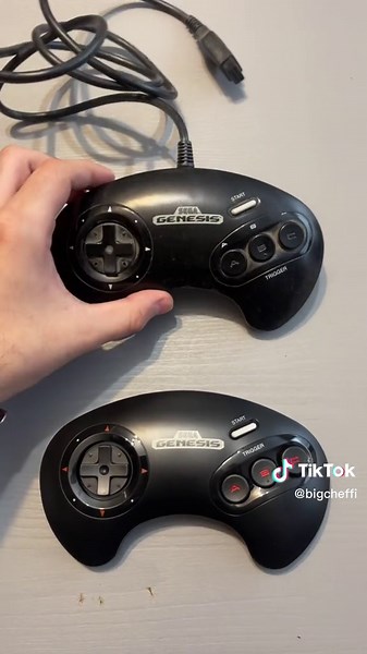 Sega Genesis vs. Nintendo Switch Wireless Controller Comparison