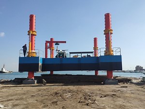 [Hot Item] Jack-up Barge Platform with Floating Pontoon for Offshore Civil Construction Drilling Work