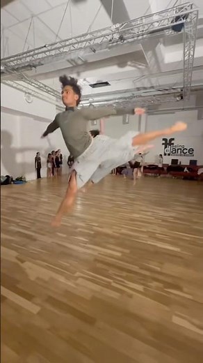 😵‍💫 THE JUMP THAT MAKES YOU FLY! 🪽The secret of the Scissors finally revealed 😱😉 #tutorial #dance...