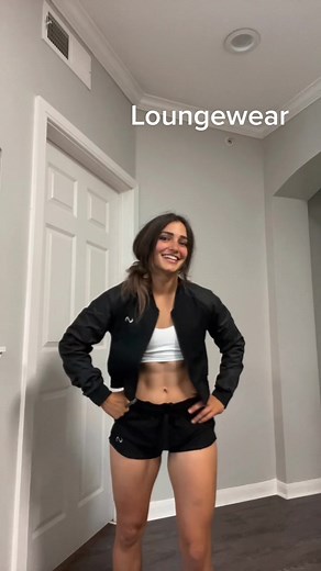 In LOVE with this @tlfapparel set😍😍 #tlfapparel#tlf#takelifefurther#fitness#fittok#redefineimpossible#tlfwomen#gymgirls