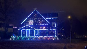 Må bare anbefale en tur innom Julehuset til Peer Tarkington på Kirkerud i Bærum - virkelig flott show og man kan tune inn på radio for å få med musikken 😀😀😀 | Bård Risan