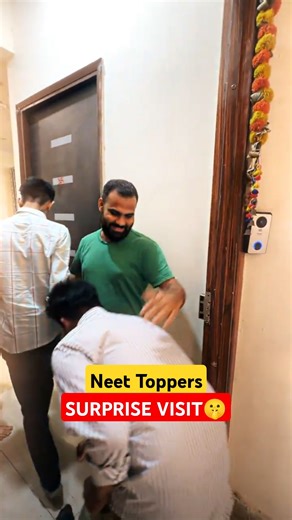Toppers RAID at MR Sir Home🚨🔥 #physicswallah #neet2025